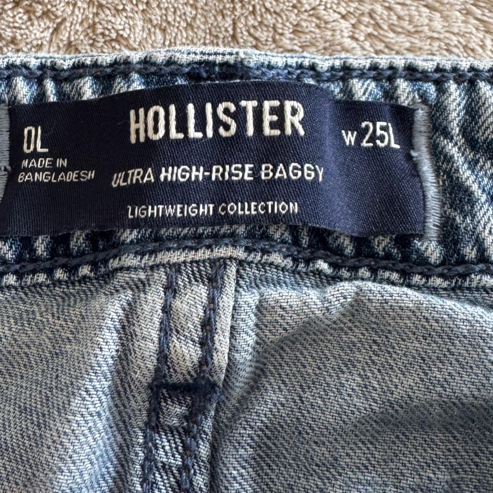 Hollister Ultra High-Rise Baggy Jeans 25 L - Picture 9 of 9